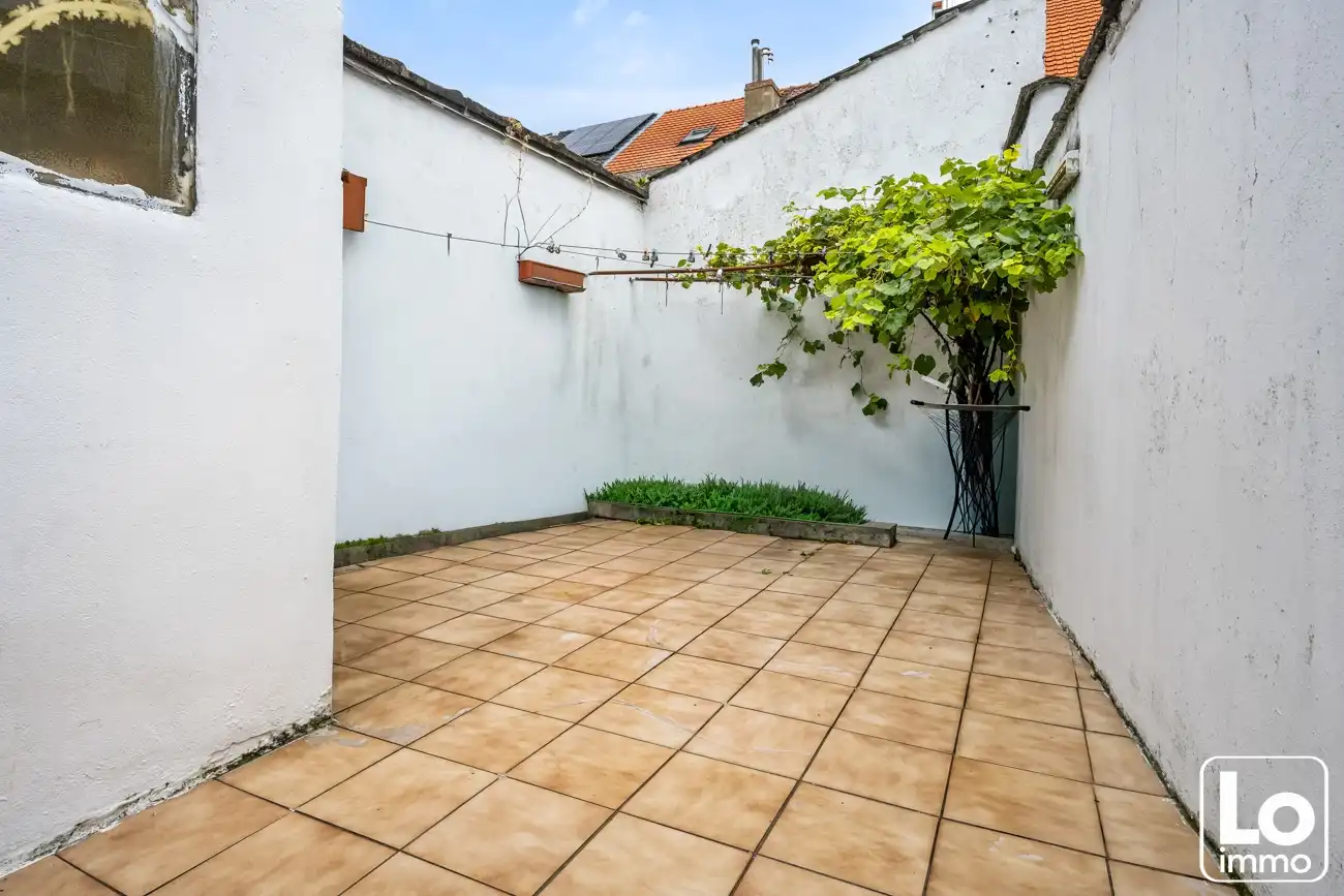 Ruime gesloten woning op een toplocatie in Sint-Amandsberg en nabij het centrum van Gent! foto 9