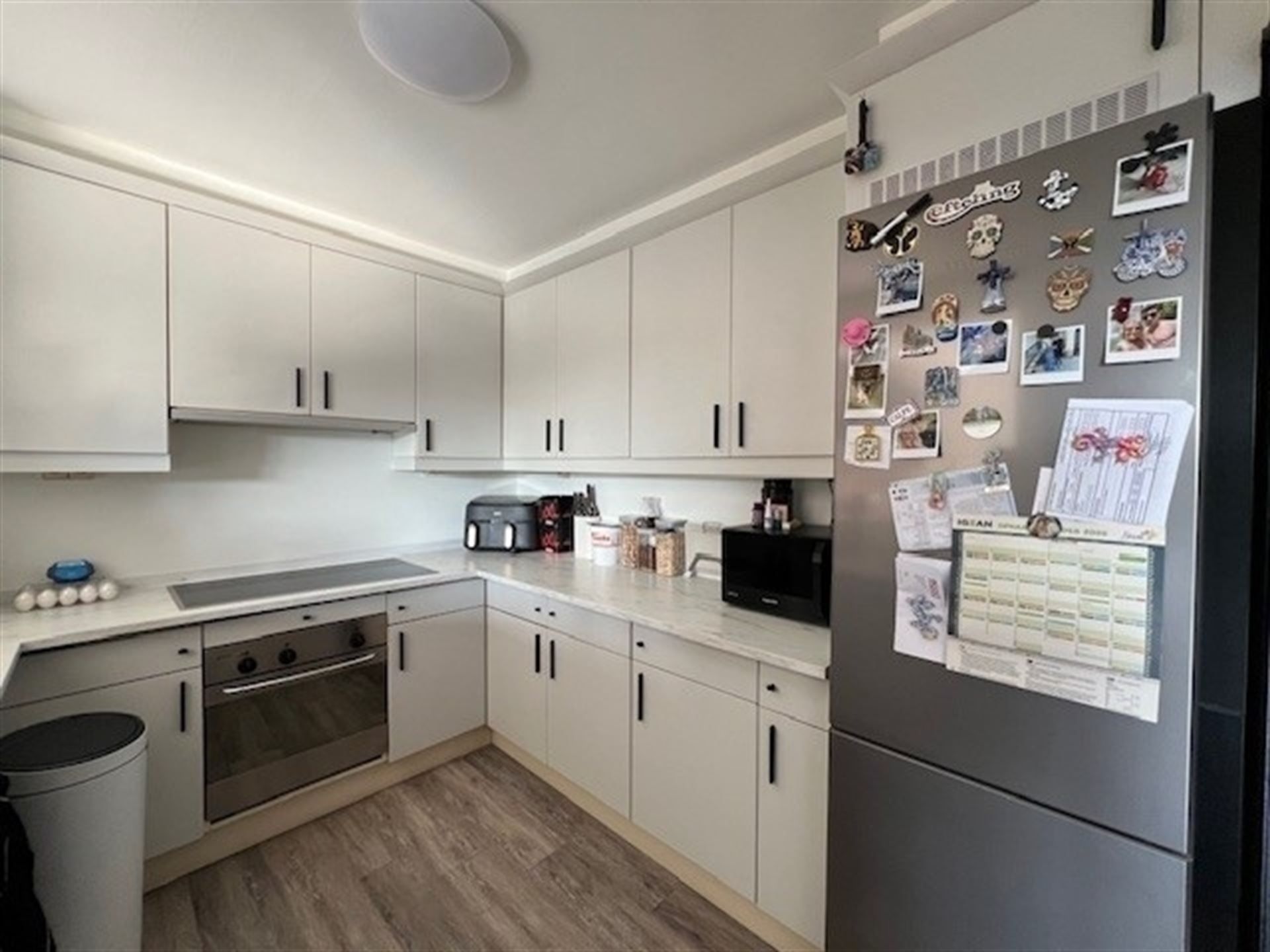 Bel-etage woning met ruime garage  en 2 badkamers! foto 3