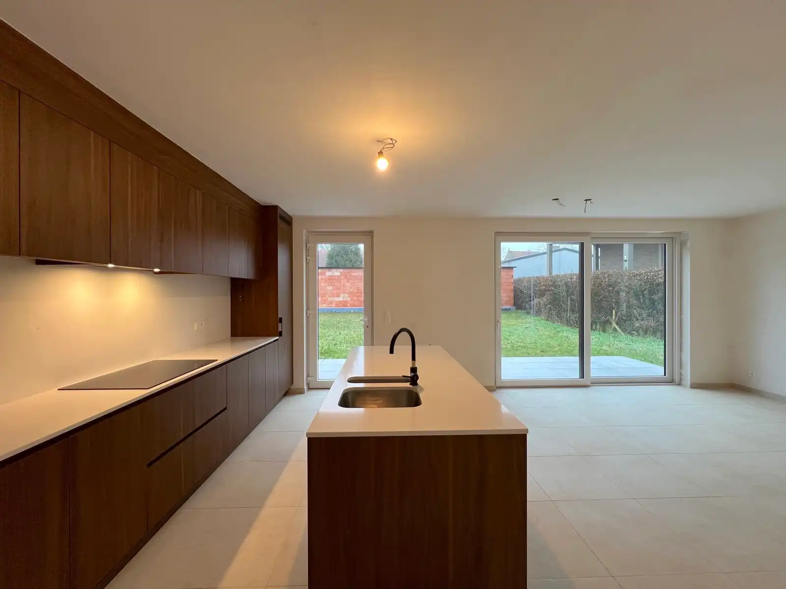 Landelijke woning met 5 slaapkamers op prachtlocatie foto 6