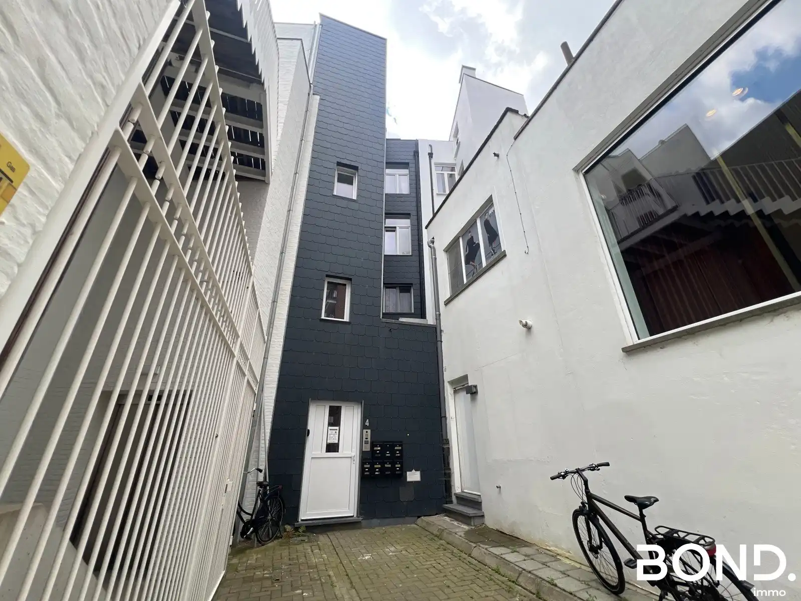 Gerenoveerd twee-slaapkamer studentenappartement te huur in hartje Leuven foto 16