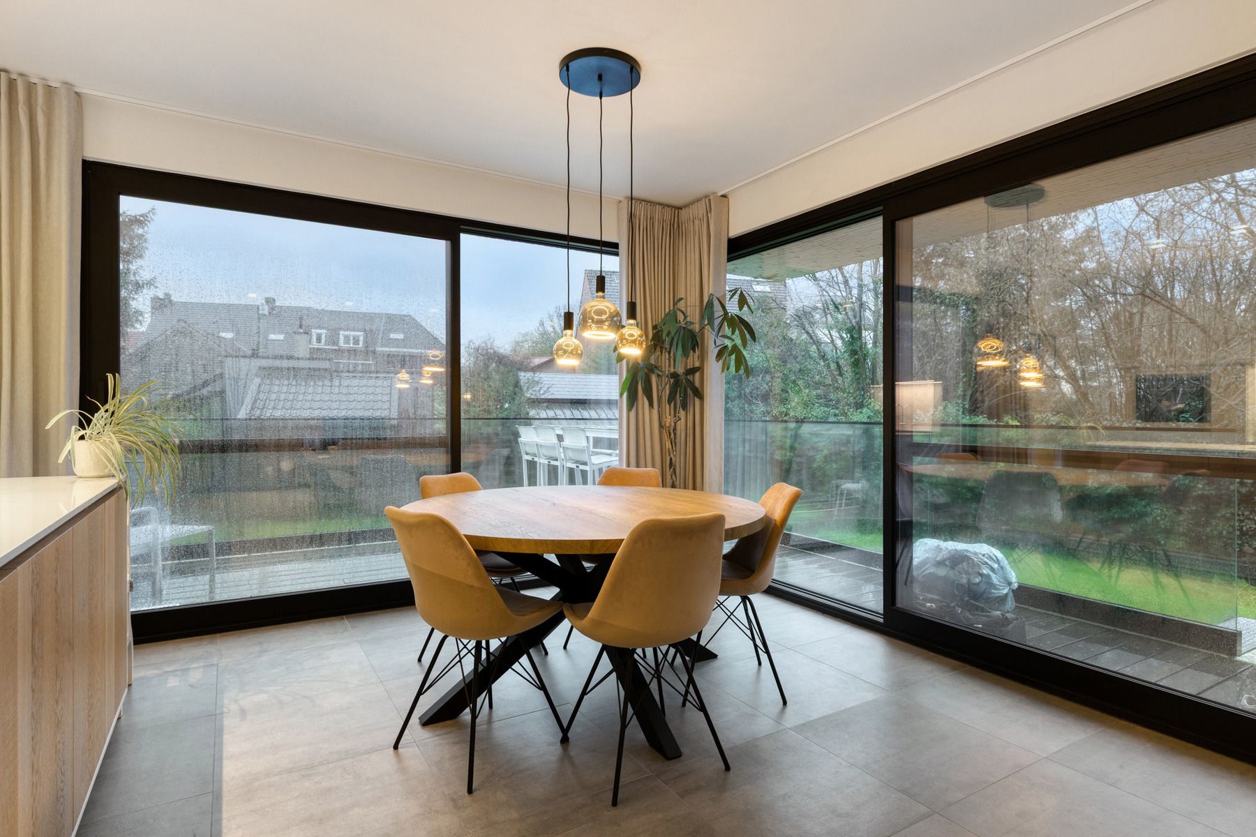 Stijlvol gelijkvloers appartement met tuin op topligging foto 8