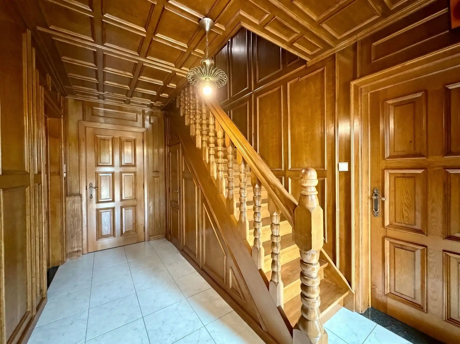 Ruime gezinswoning met 4 slaapkamers! foto 3