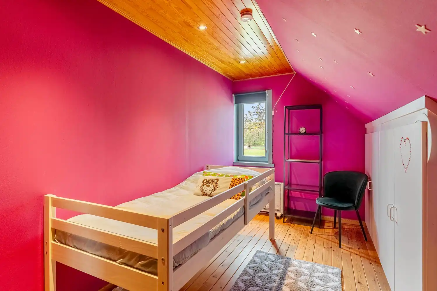 Ruime gezinswoning met 5 slaapkamers en 2 badkamers op een rustige, groene locatie te Rotselaar foto 16