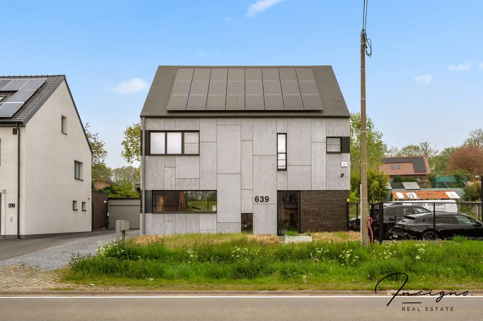 Uniek handelspand met duplexappartement op zichtlocatie foto {{pictureIndex}}