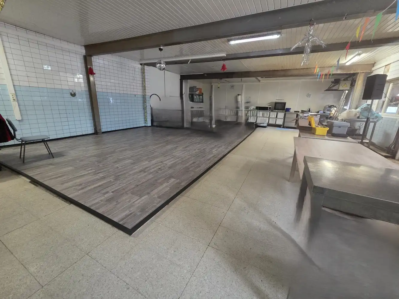 Woonhuis met aangebouwd werkatelier of polyvalante ruimte en garage aanbouwen foto 15
