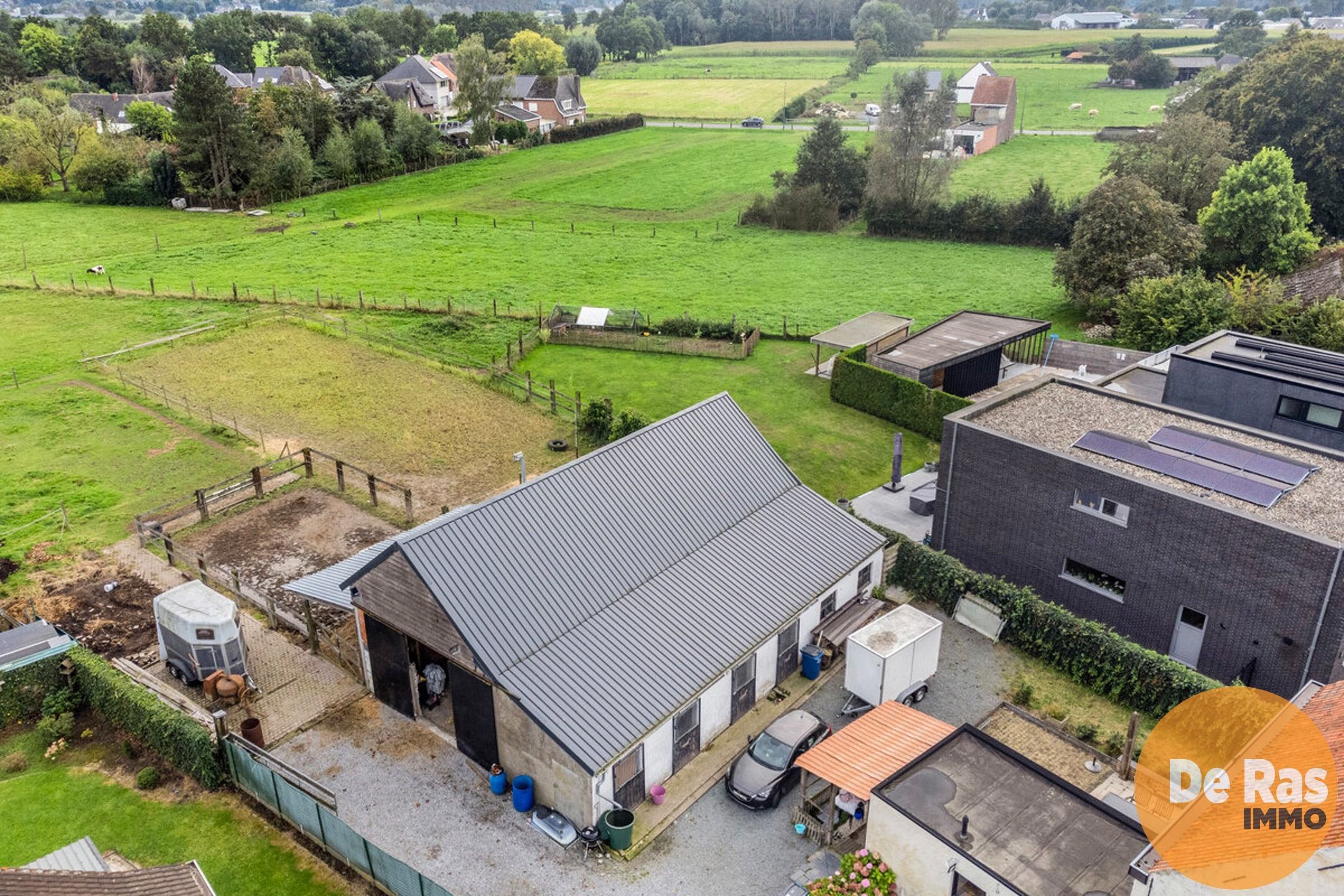 MASSEMEN - Landelijke woning met magazijn/ paardenstal foto 25