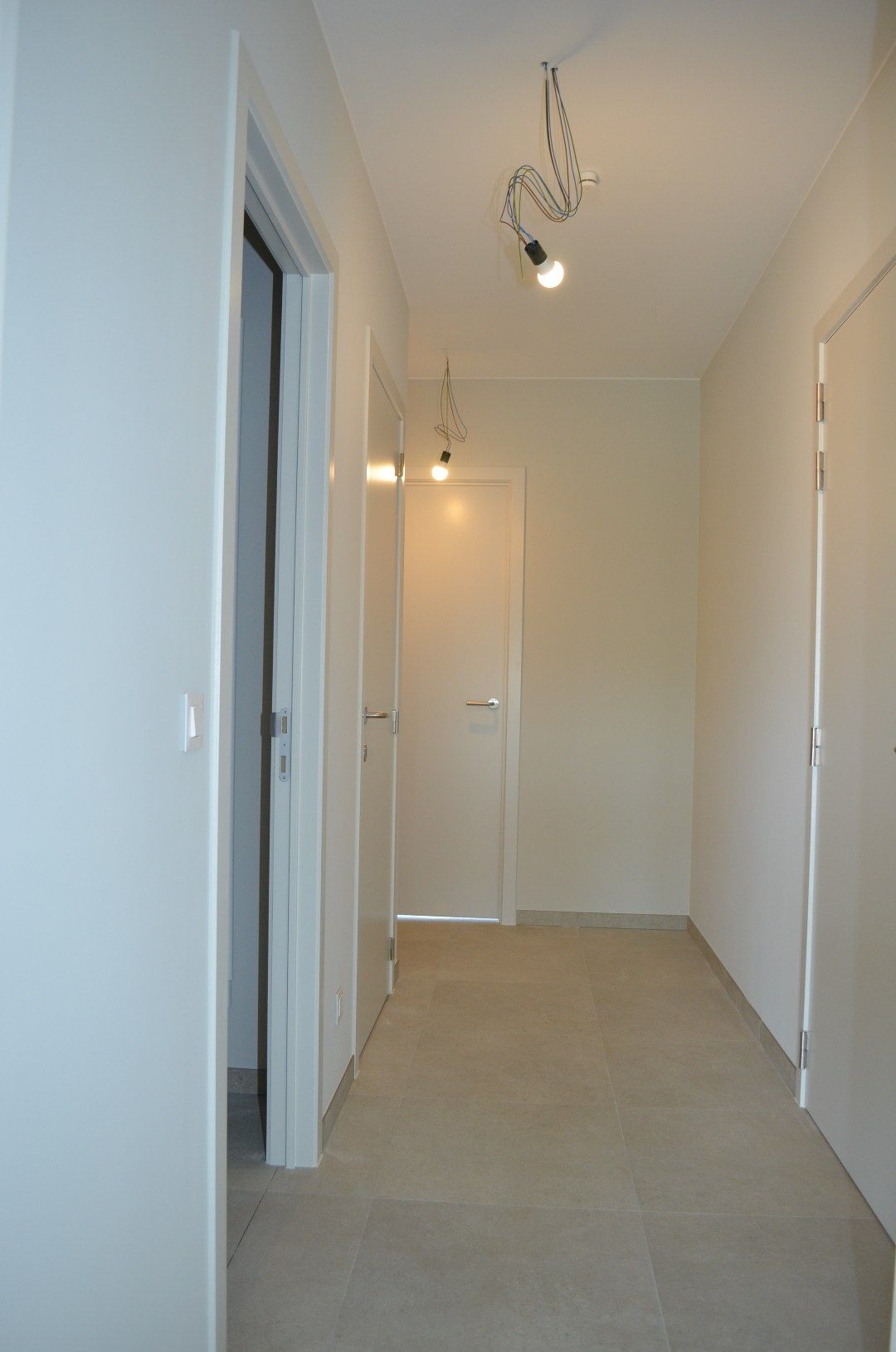 Wonen aan 't kanaal in een appartement met twee slaapkamers met ruim terras.  Lift aanwezig. foto 8