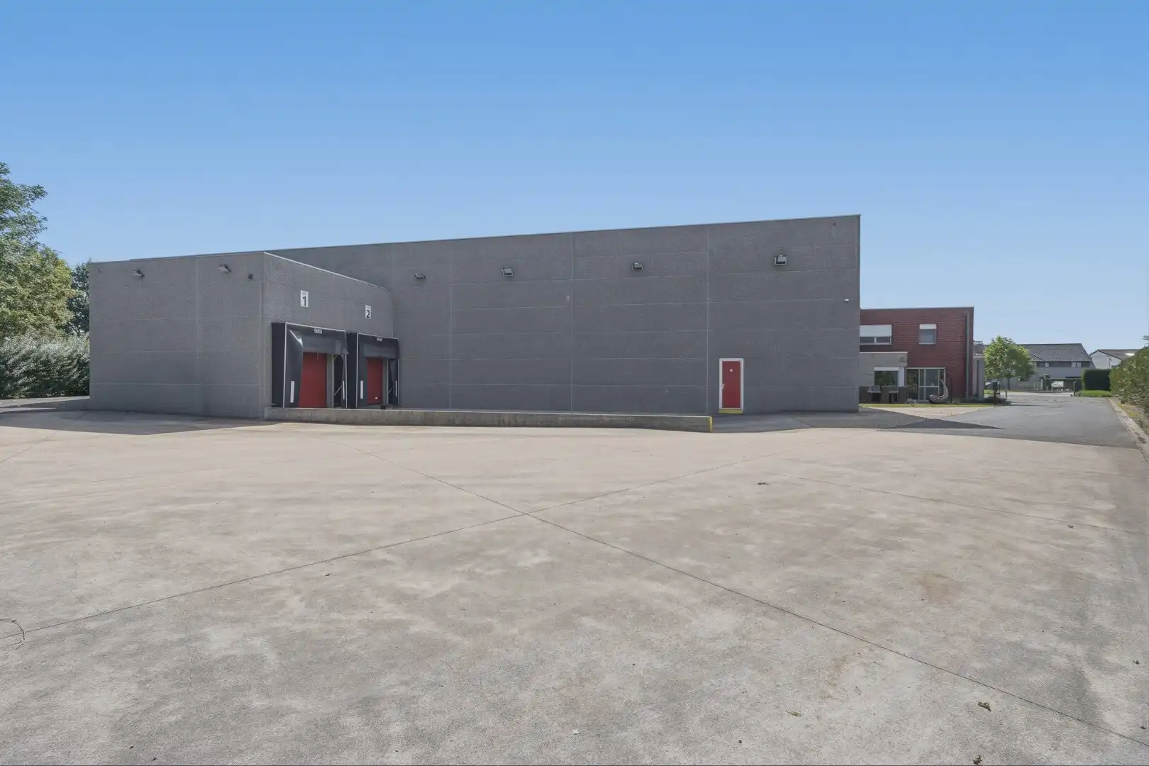 Bedrijfswoning met ruime loods van ca. 1.530 m² in de ambachtelijke zone van Eernegem foto 14