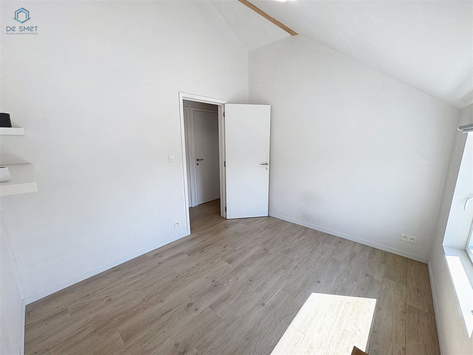 PRACHTIGE BEN-NIEUWBOUWWONING MET 3 SLPK, DRESSING, INBOUWKASTEN & TUIN ZARLARDINGE foto 18