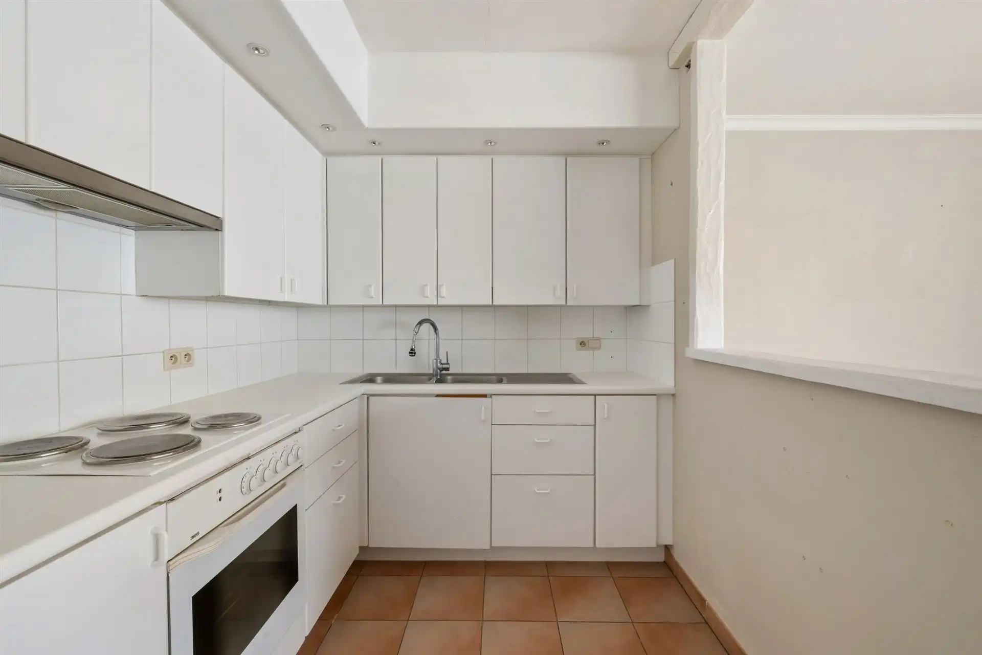 TOPgelegen leuk groot appartement met 2 slk en terras foto 3