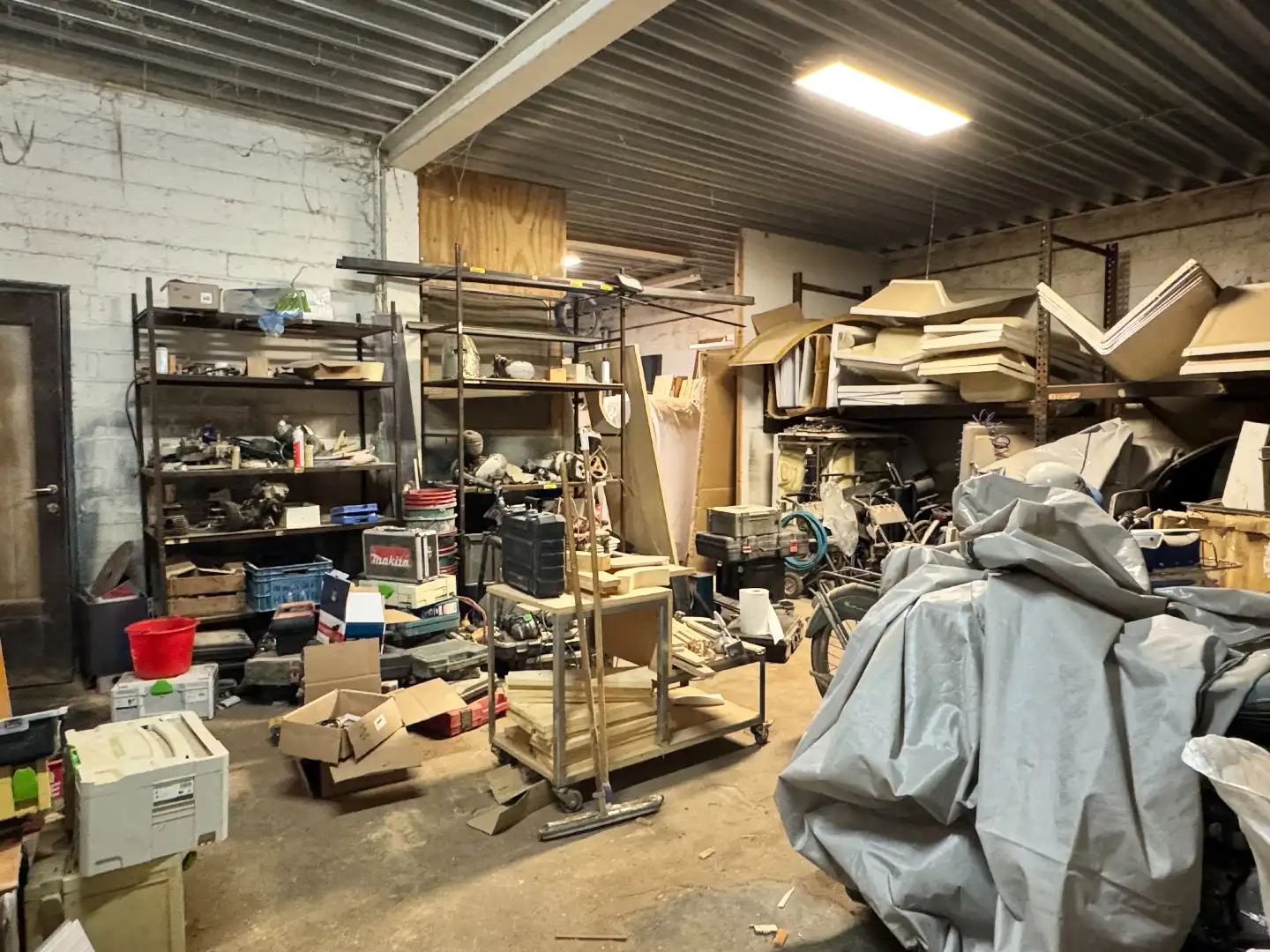 Loods op 872 m² te Kuurne. foto 4