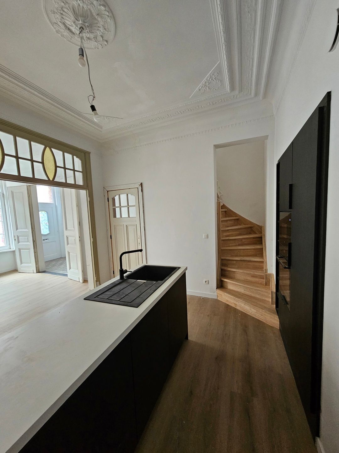 Gerenoveerd duplex appartement met 2 slaapkamers foto 6