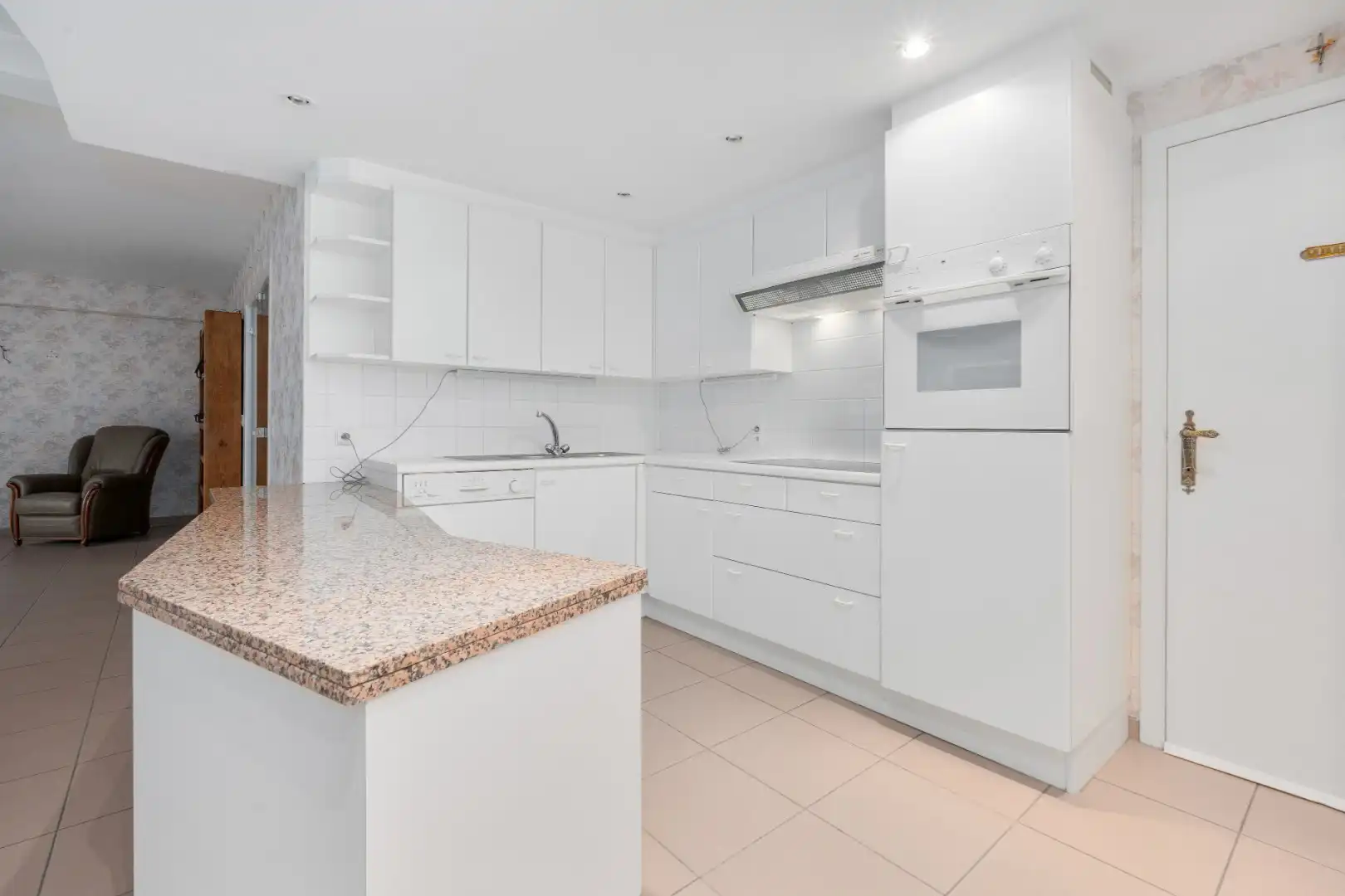 RUIM 3 SLAAPKAMERAPPARTEMENT TE KOOP  IN HET CENTRUM VAN OOSTDUINKERKE BAD foto 10