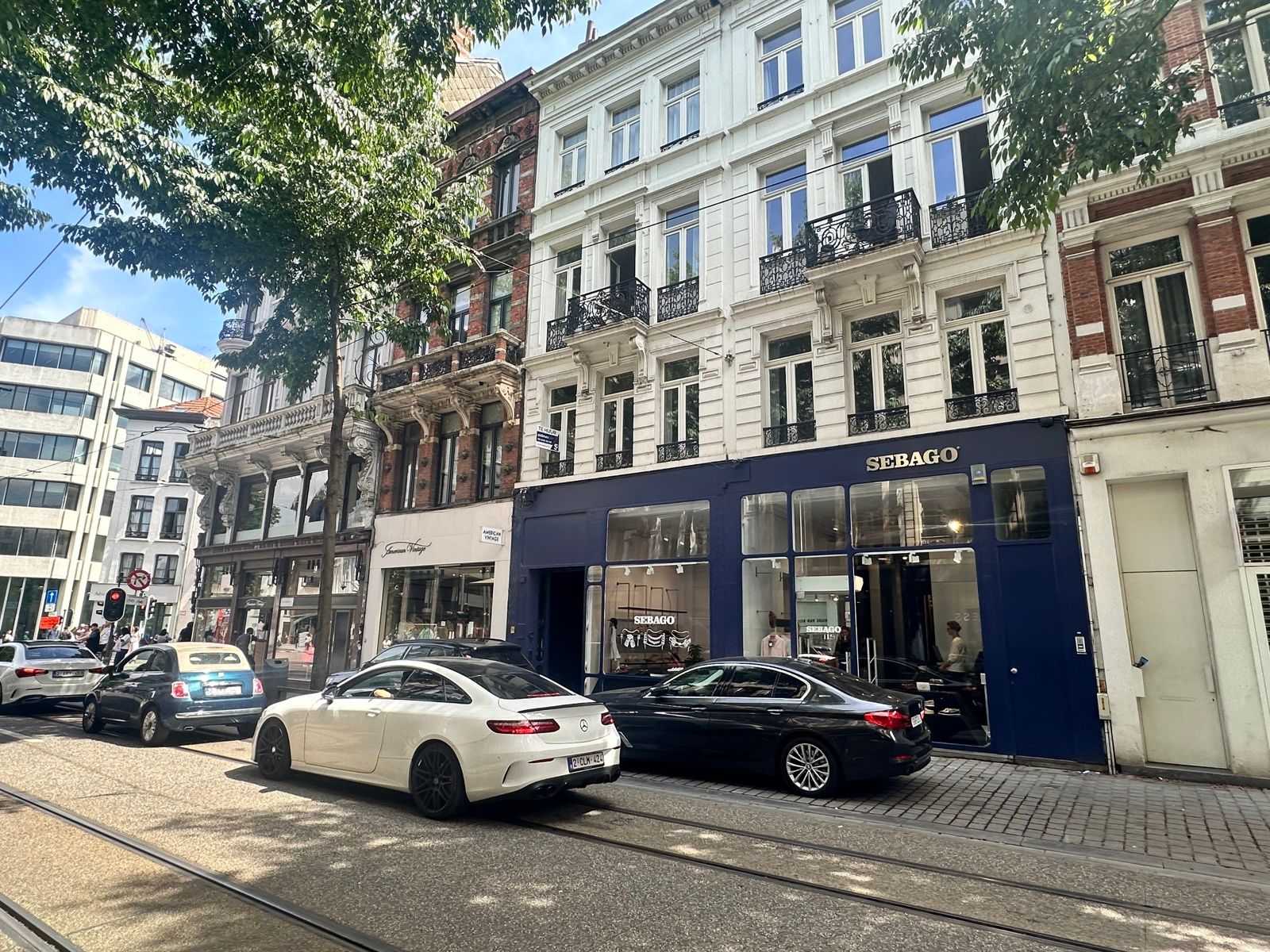 Handelspand op toplocatie Nationalestraat foto {{pictureIndex}}