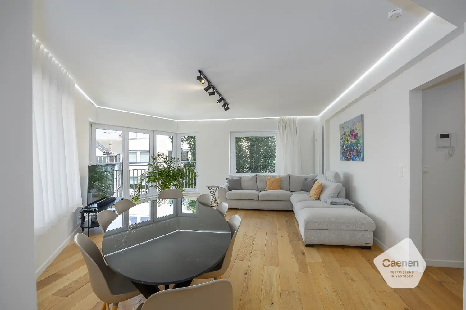 Gerenoveerd drie slaapkamer appartement op centrale ligging foto 5
