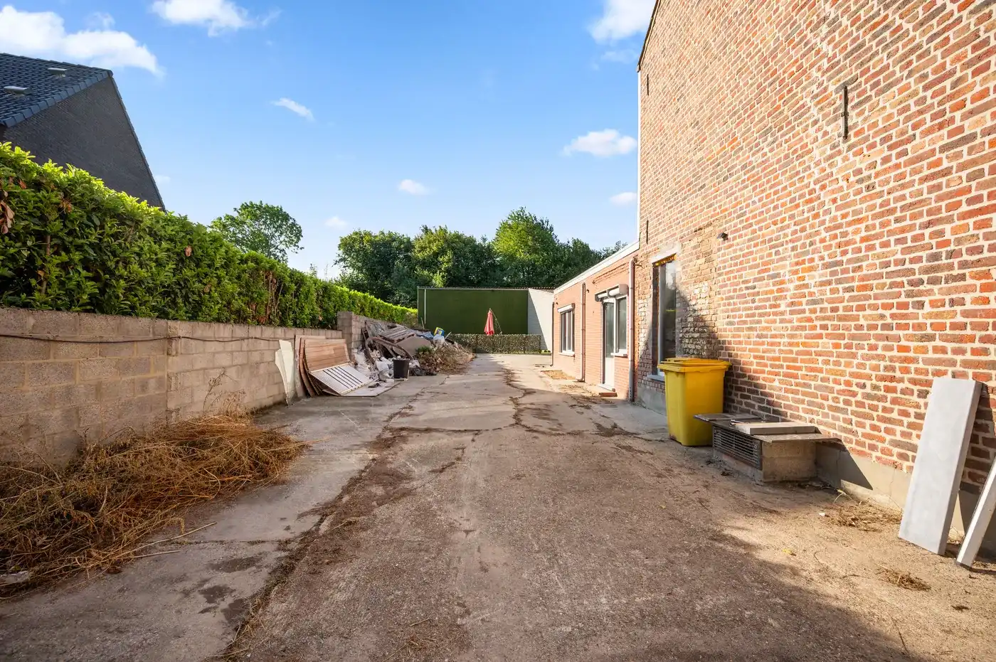 Verder te renoveren woning met grote hangar met 3 slpks foto 29