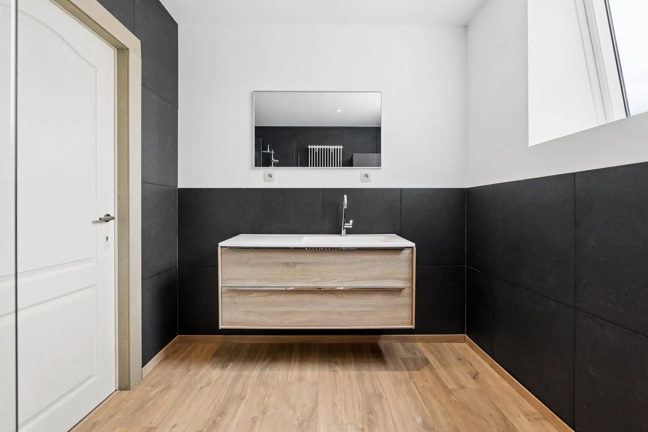 Instapklare, gerenoveerde 2-gevelwoning  foto 14
