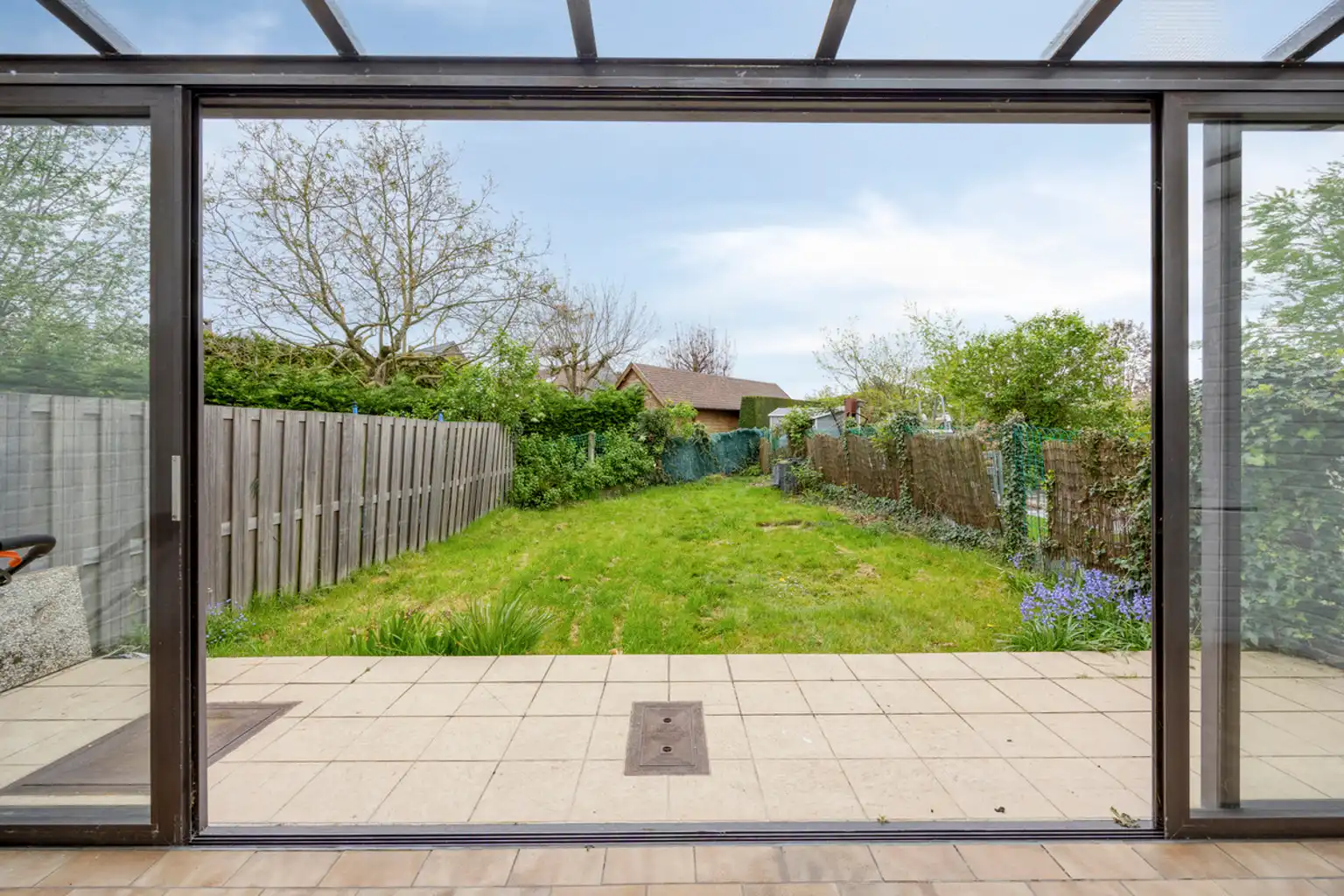 Bel-etagewoning met drie slaapkamers met garage en tuin foto 11