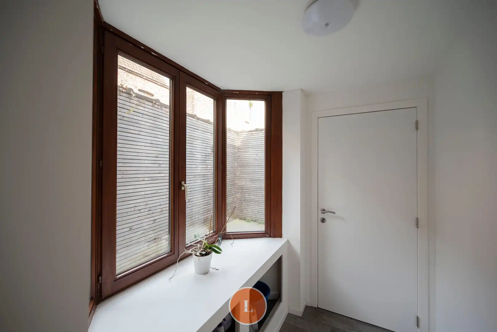 Te koop handelspand met woonst centrum Menen foto 6