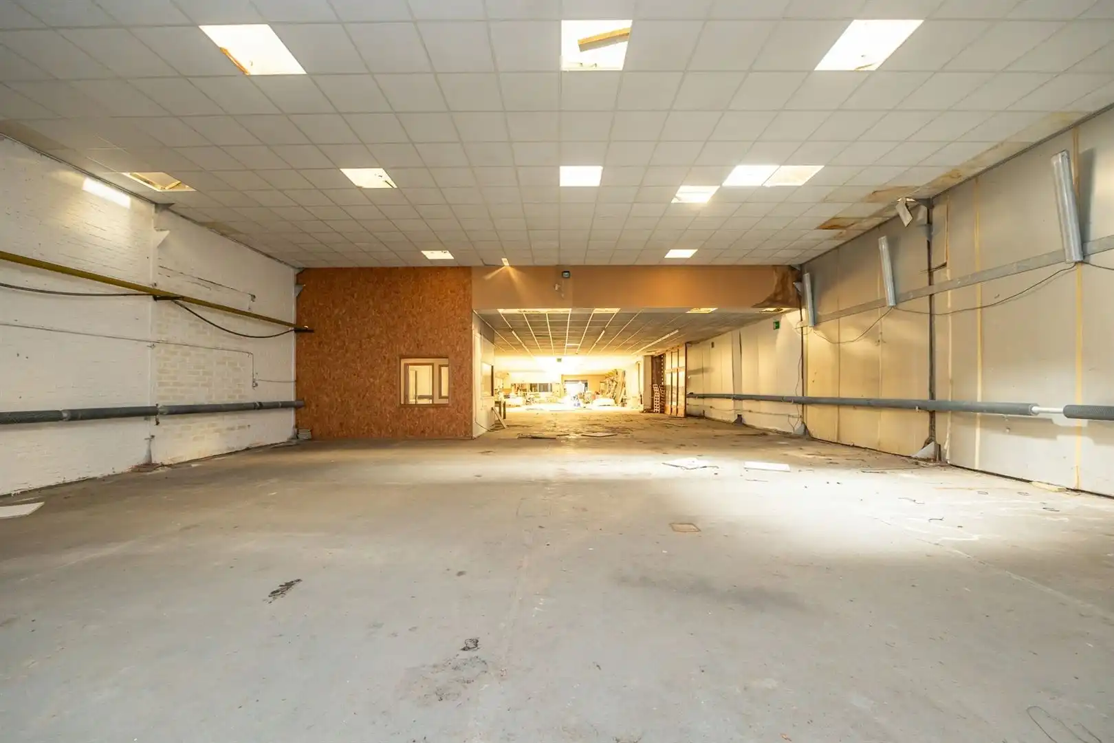 Woning met doorrit en ruime opslag – multifunctioneel eigendom foto 17