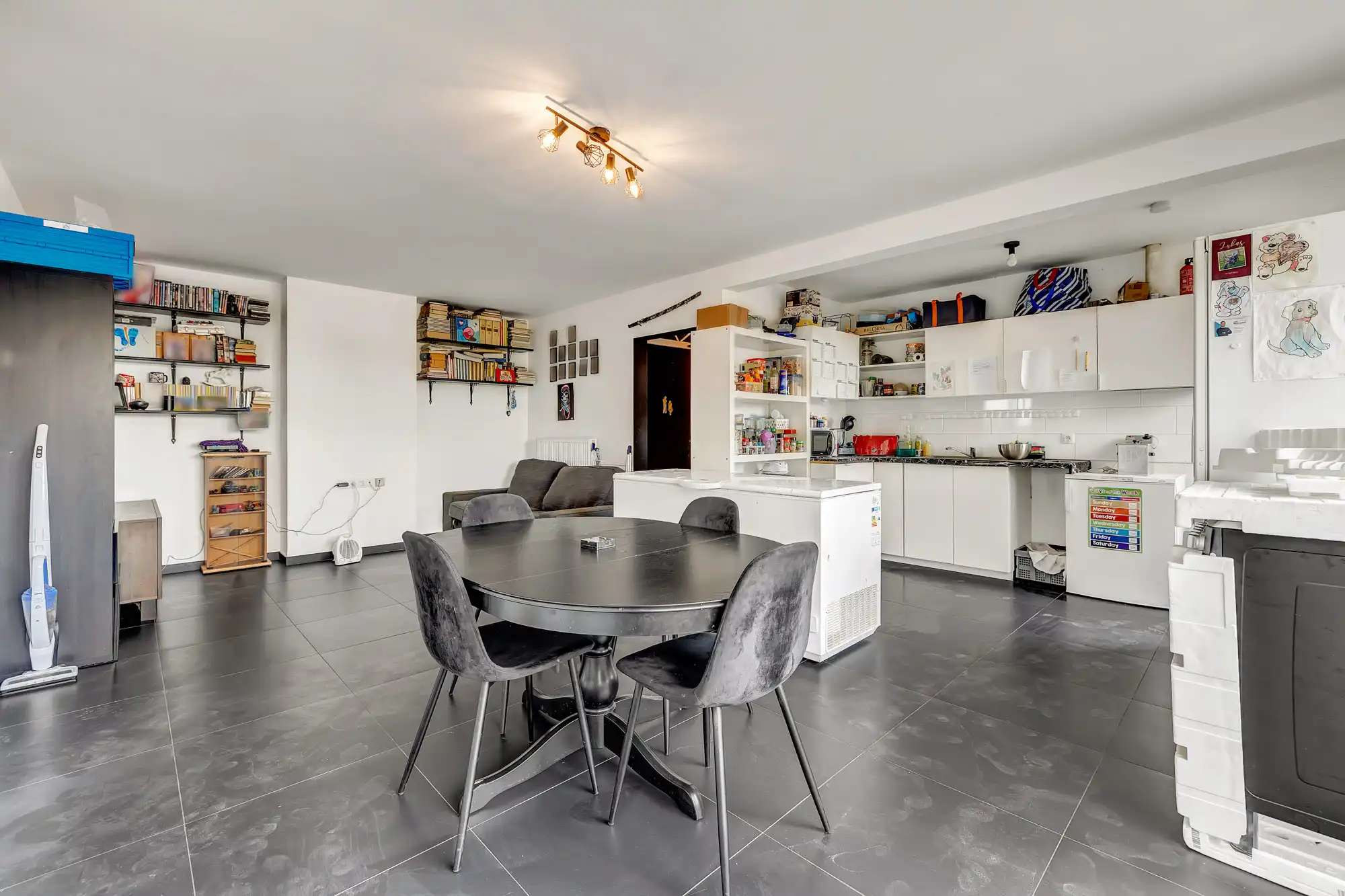 Hoofdfoto van de publicatie: Instapklaar appartement met 3 slpk te centrum Liedekerke