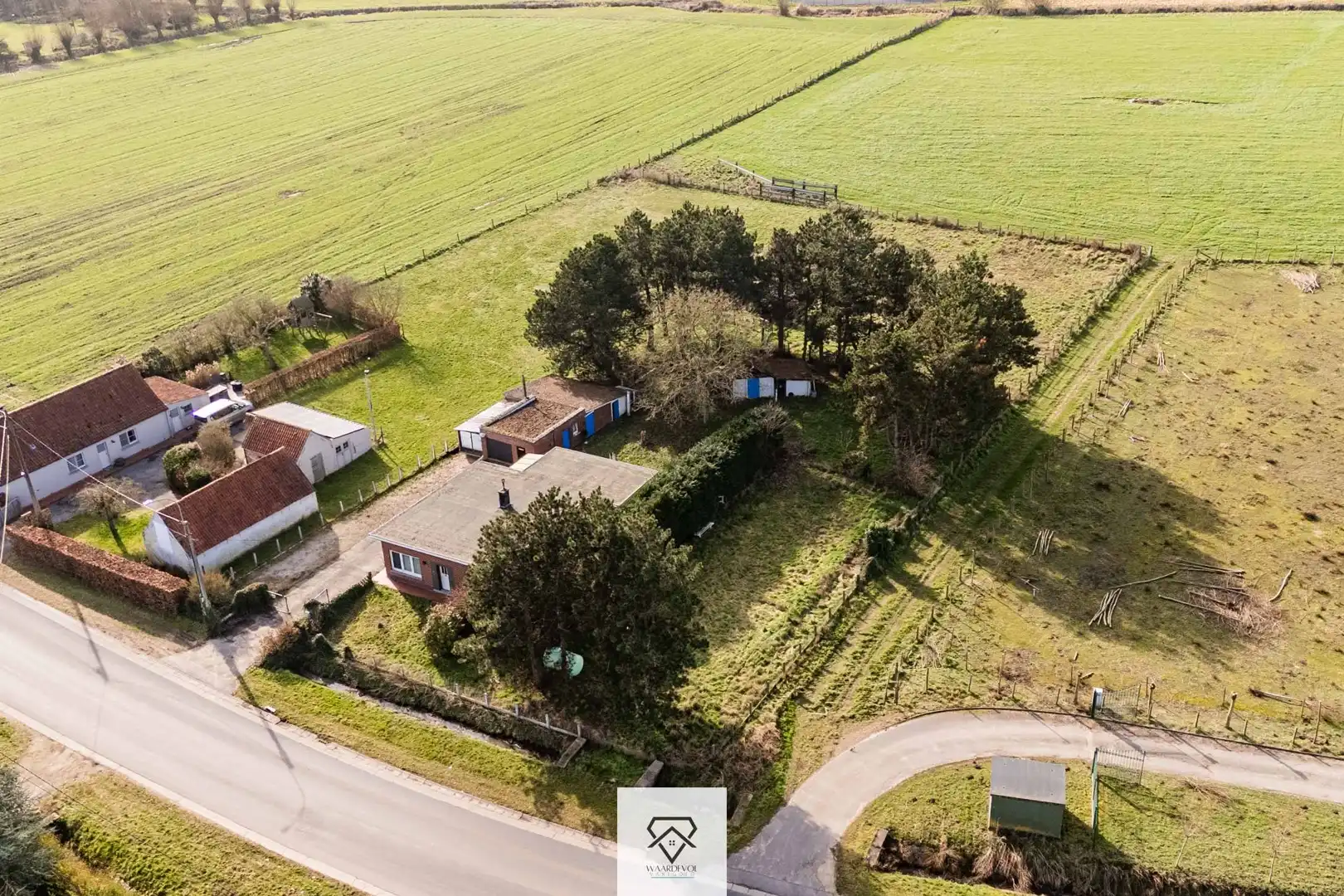 Rustig gelegen alleenstaande woning op ruim perceel van 3.130 m² foto 3