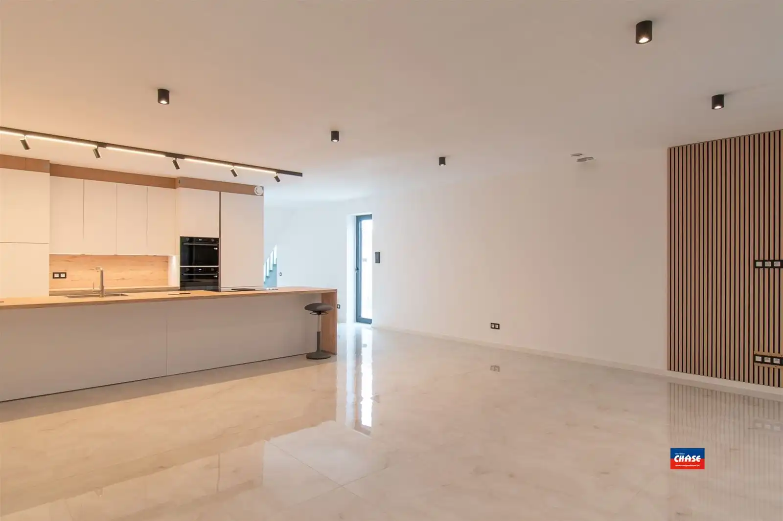 Nieuwbouwwoning met 4 slpks, 3 badk en tuin foto 7