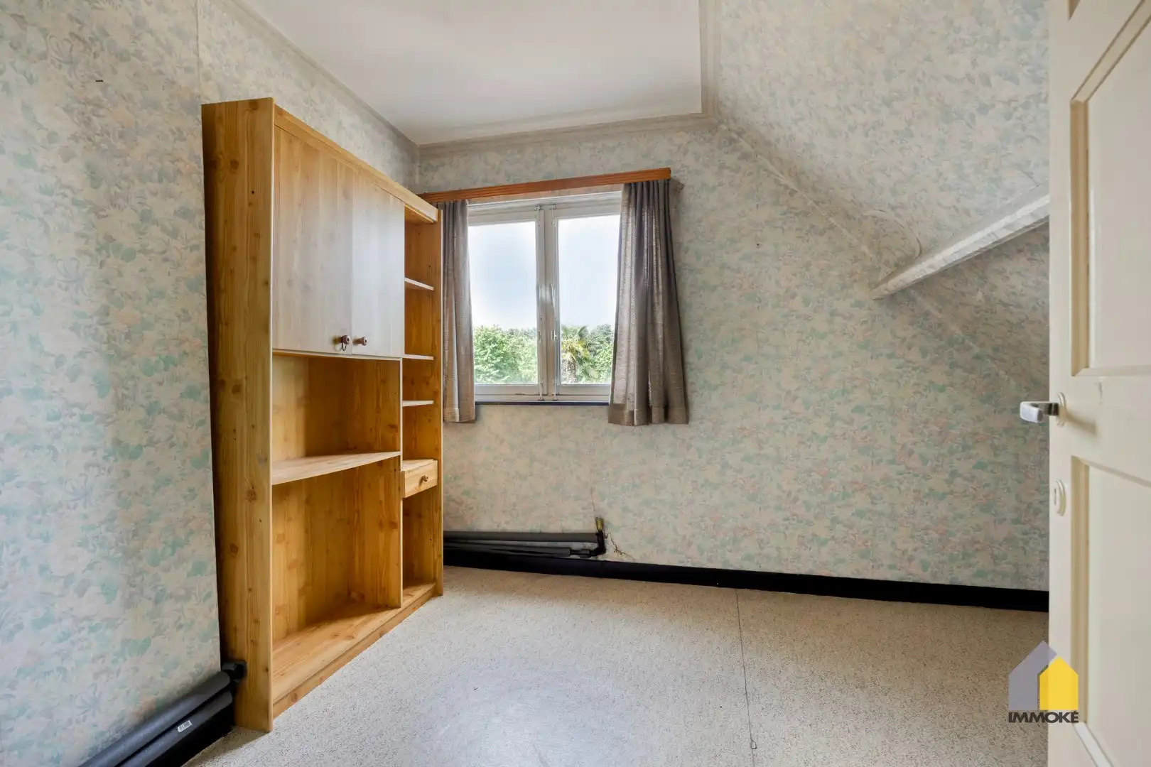 Te renoveren woning met 3 slpks op een perceel van 6 a 44 ca. foto 22