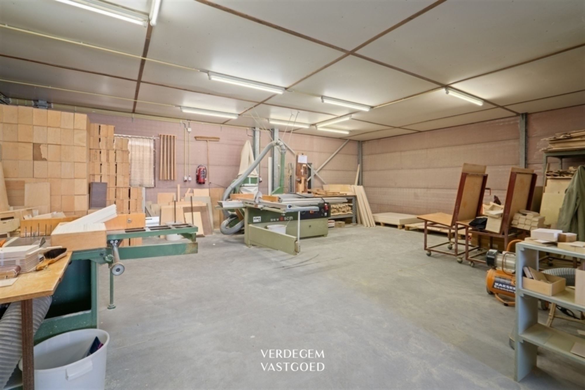 Te renoveren bungalow met magazijn op terrein van 1.826m² foto 25