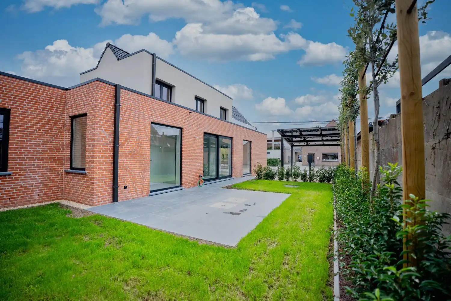 Exclusieve, energiezuinige woning met 3 slpks., 2 badks. + tuin foto {{pictureIndex}}