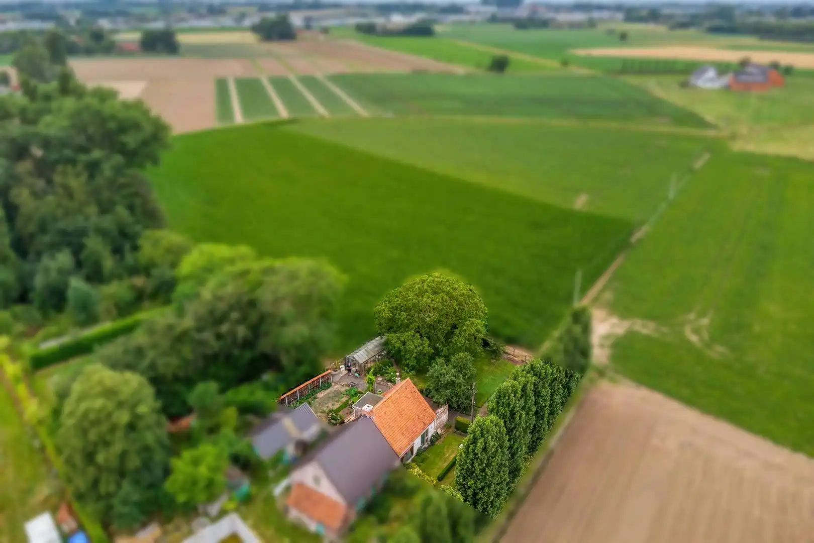 Uniek gelegen bouwgrond met prachtig landelijk uitzicht foto 2