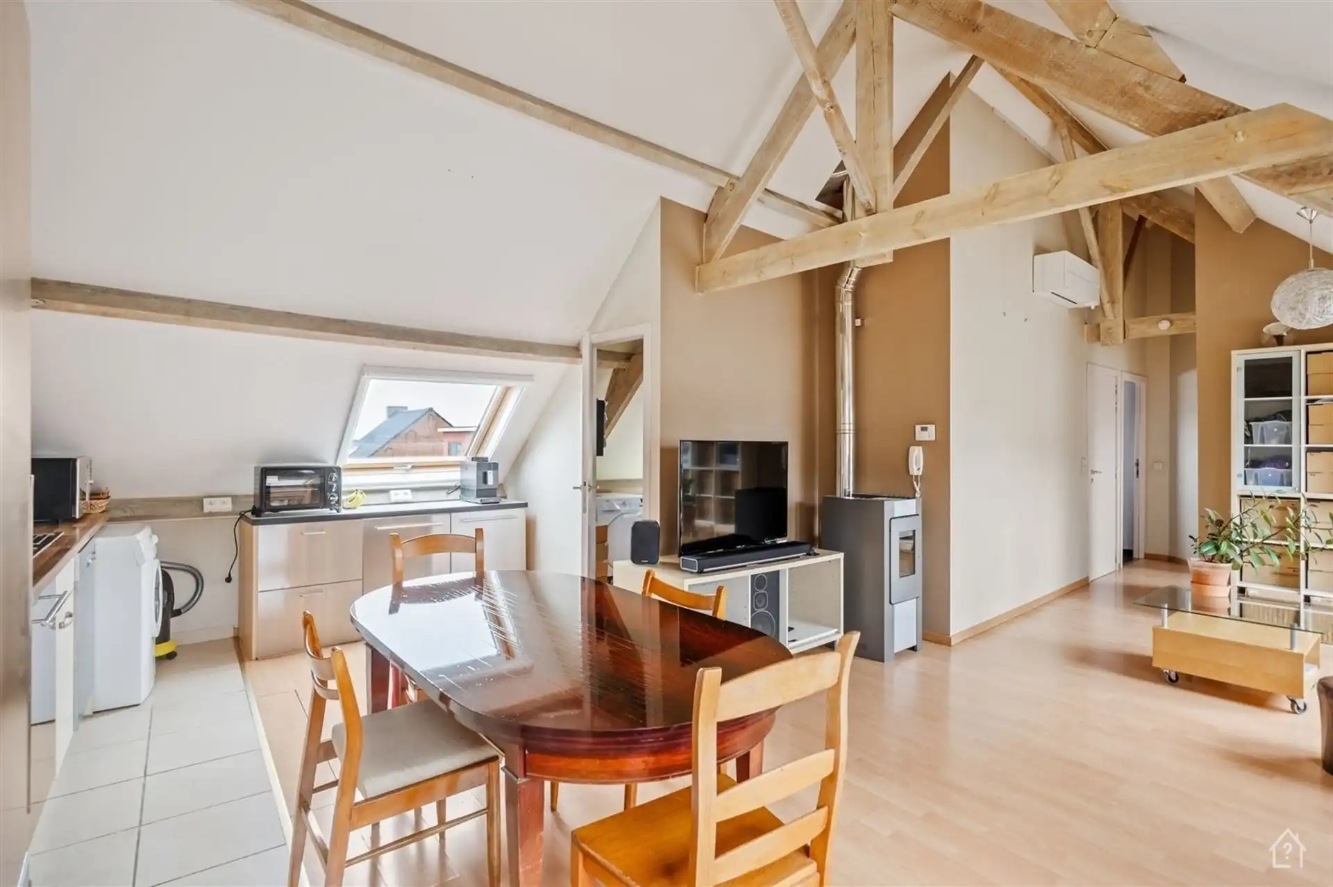 Cosy Dakappartement met garage foto 4