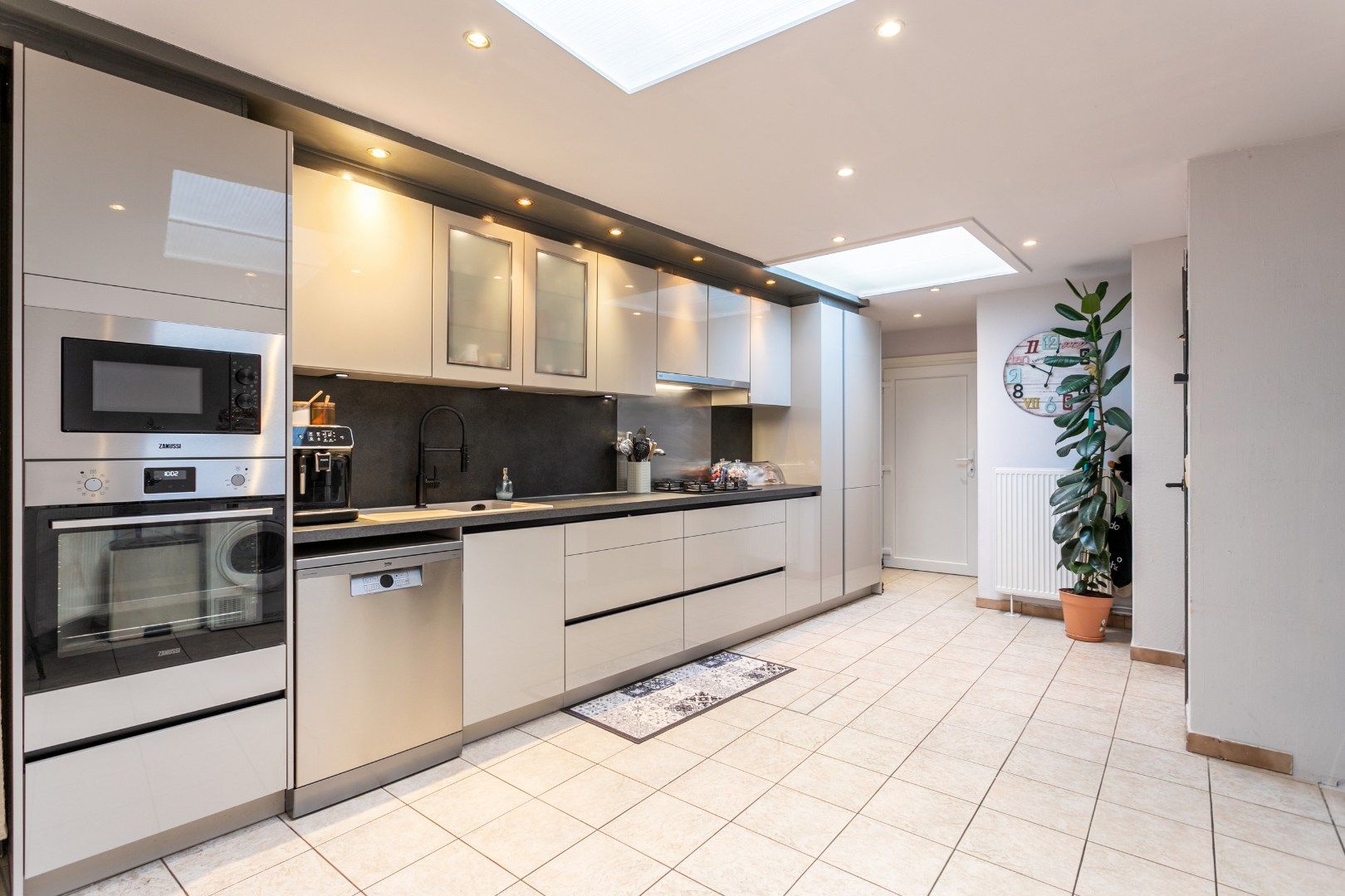 Instapklare woning met 3 slaapkamers, veranda en garagebox in Lembeek foto 6