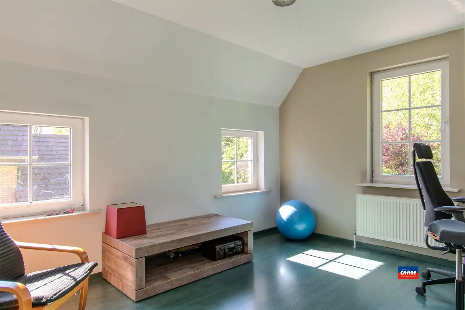 Villa met prachtige tuin in een doodlopende straat foto 20