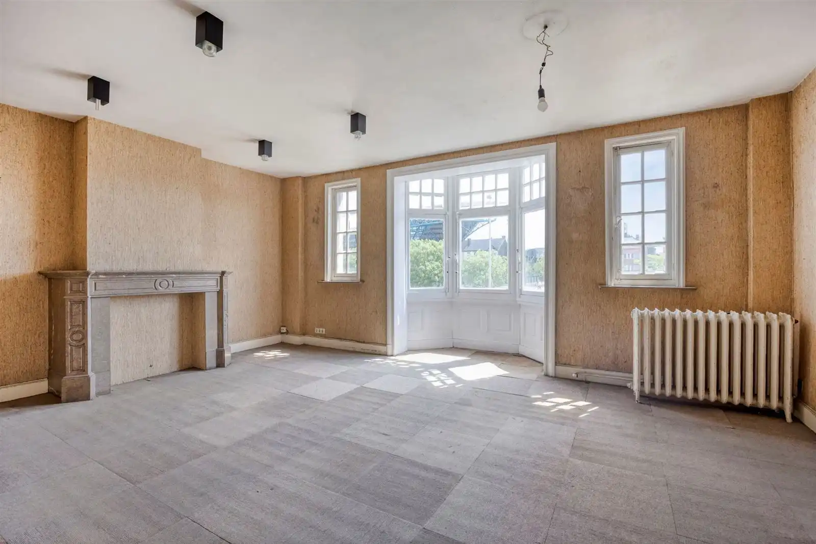 Ruime herenwoning met voormalige dokterspraktijk foto 23
