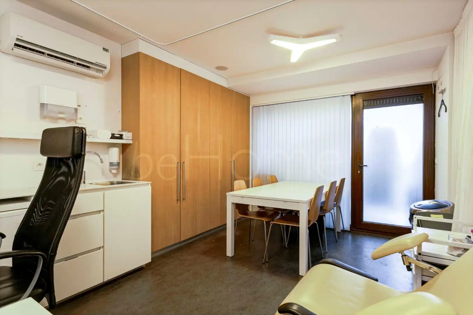 Exclusieve praktijkruimte met drie consultatieruimtes in het centrum van Merchtem foto 16