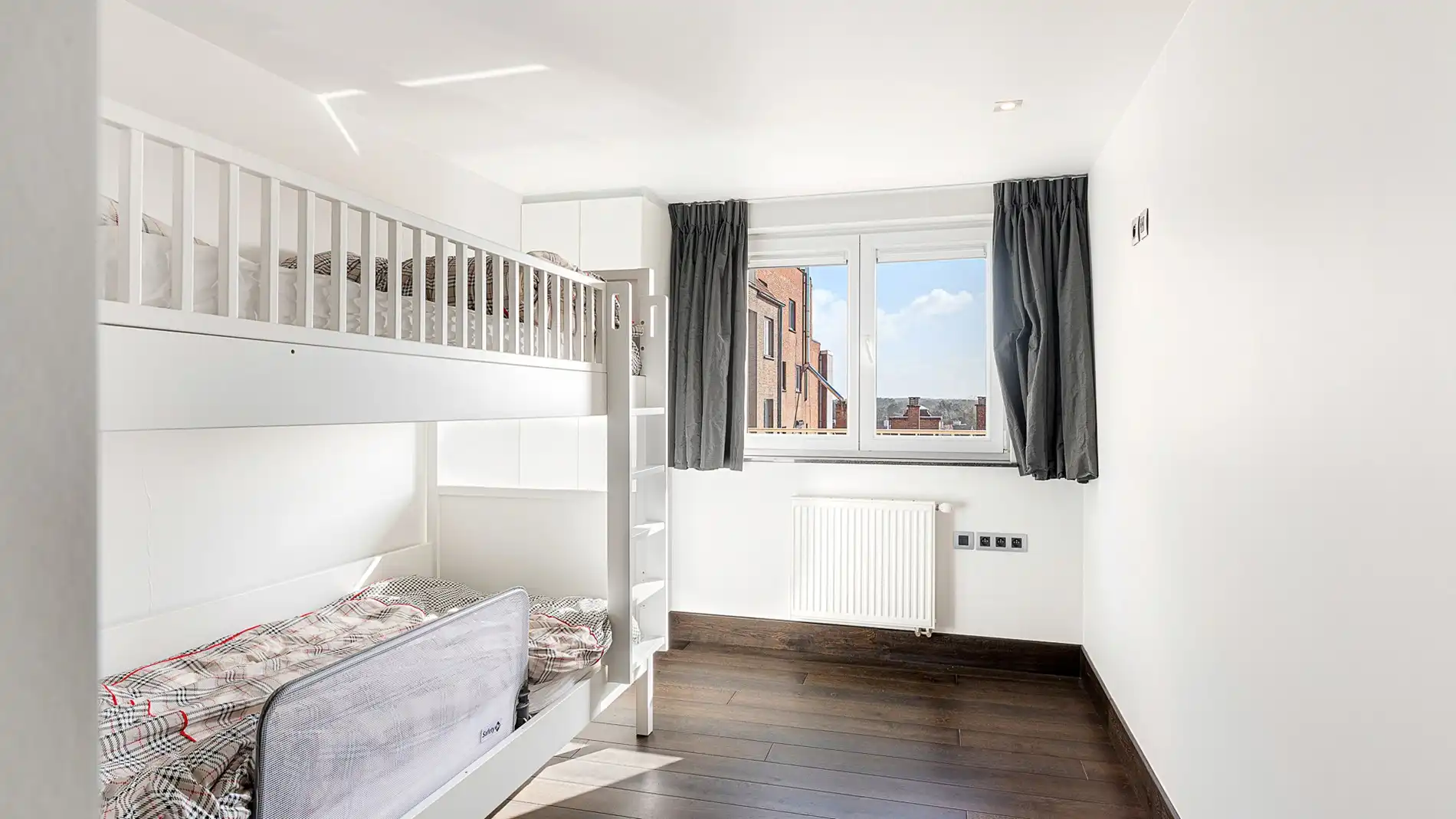 Zeer kwalitatief appartement in de Lippenslaan te koop foto 16