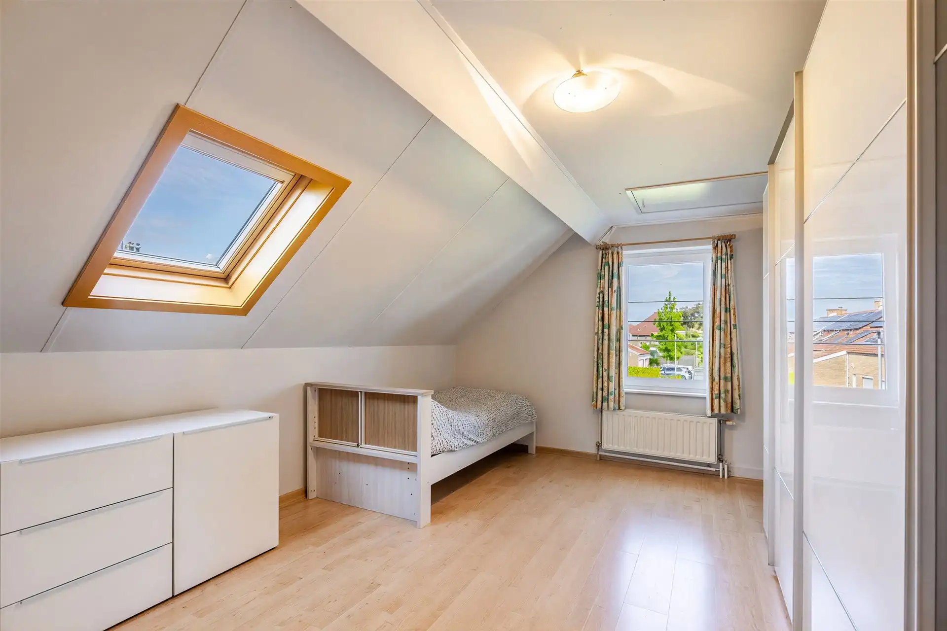 Gezinswoning met 4 slaapkamers en zonnige tuin in Belsele. foto 10