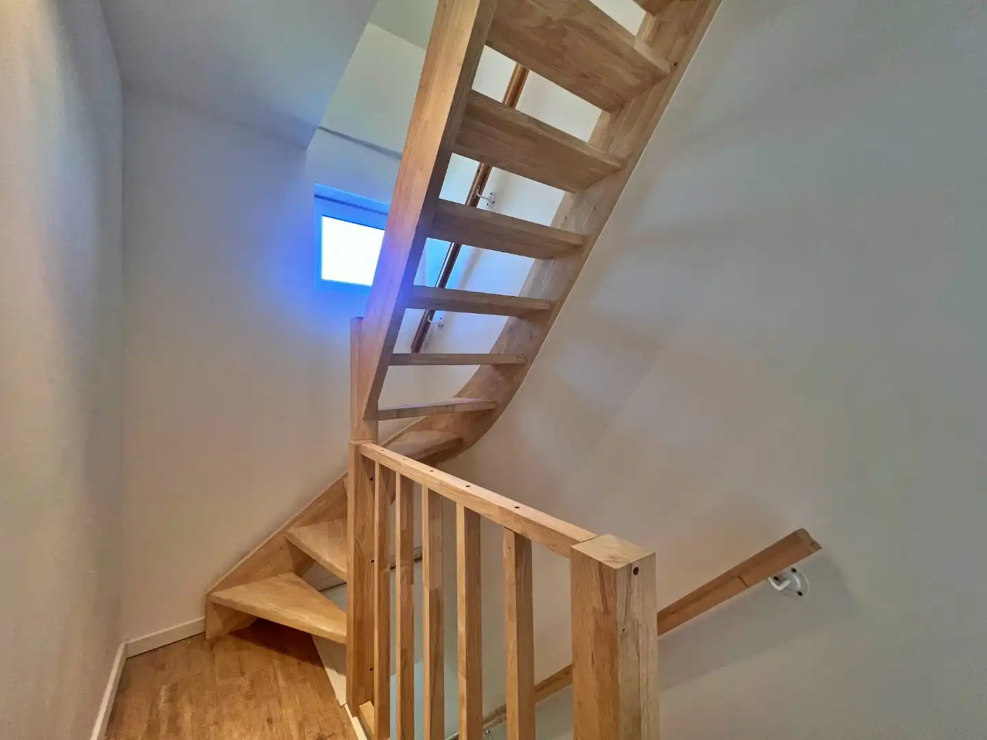 Gerenoveerde woning met 3 slaapkamers, tuin en garage foto 10