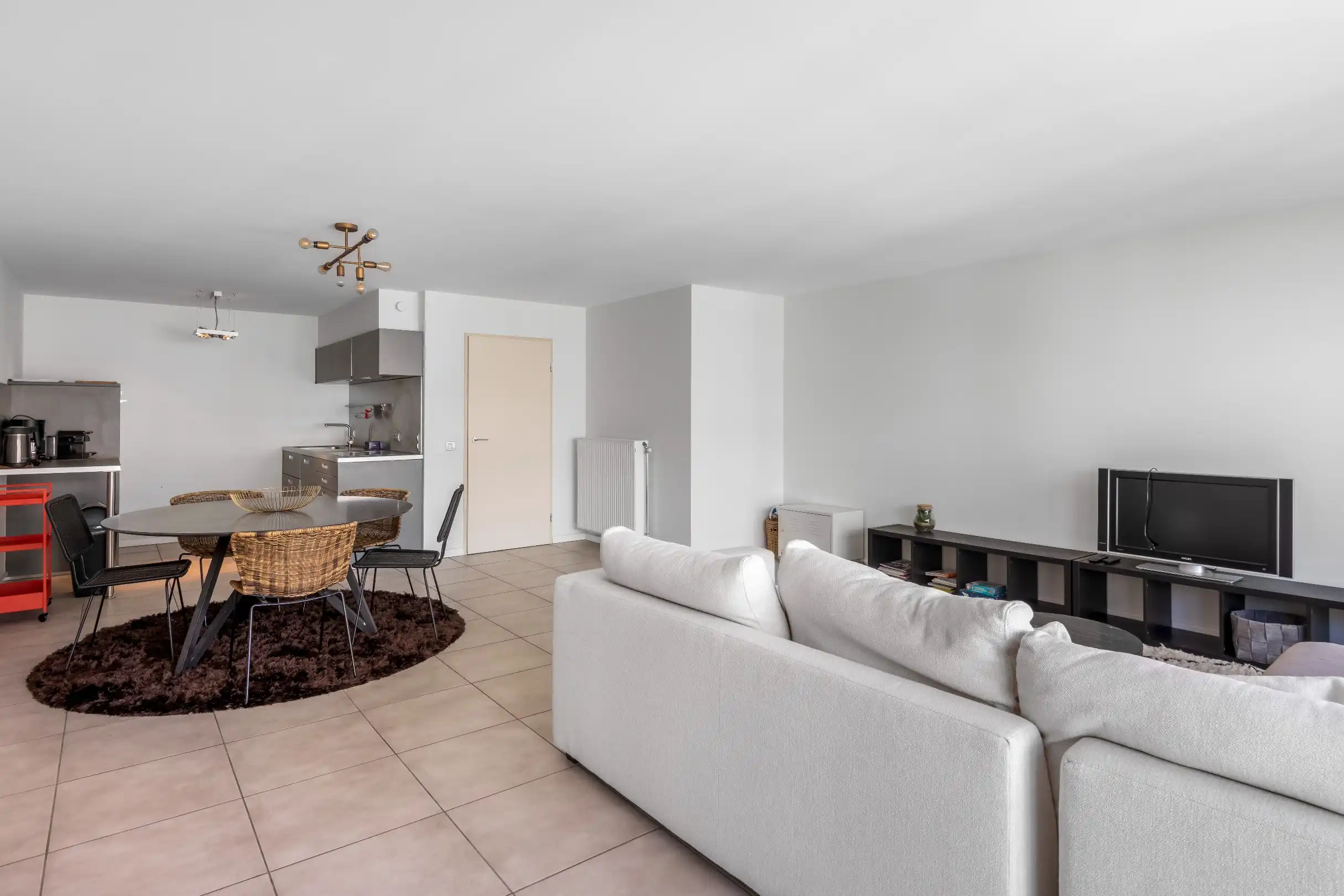 Mooi, instapklaar appartement gelegen vlakbij de Dumortierlaan en de Zeedijk. Inpandige garage te koop ! foto 5