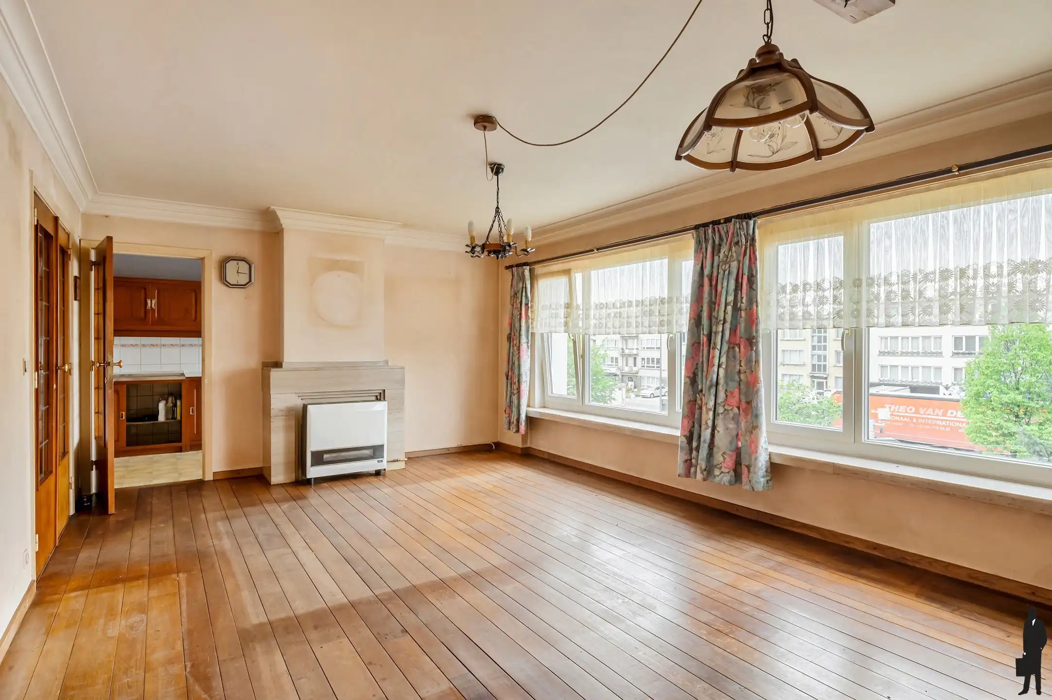 Ruim drie slaapkamer appartement te koop foto 3