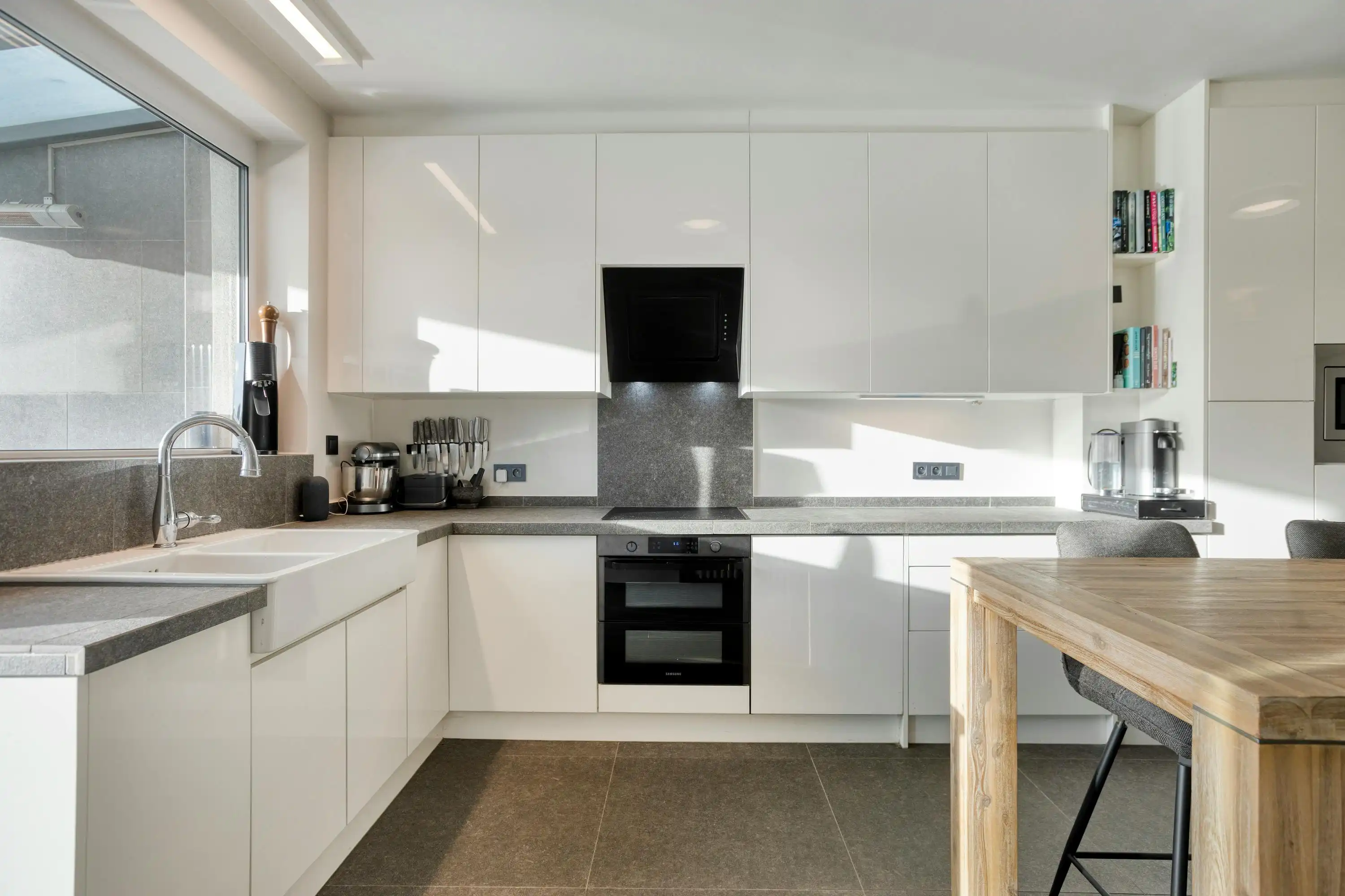 Instapklaar met 2 slaapkamers in Assebroek foto 8