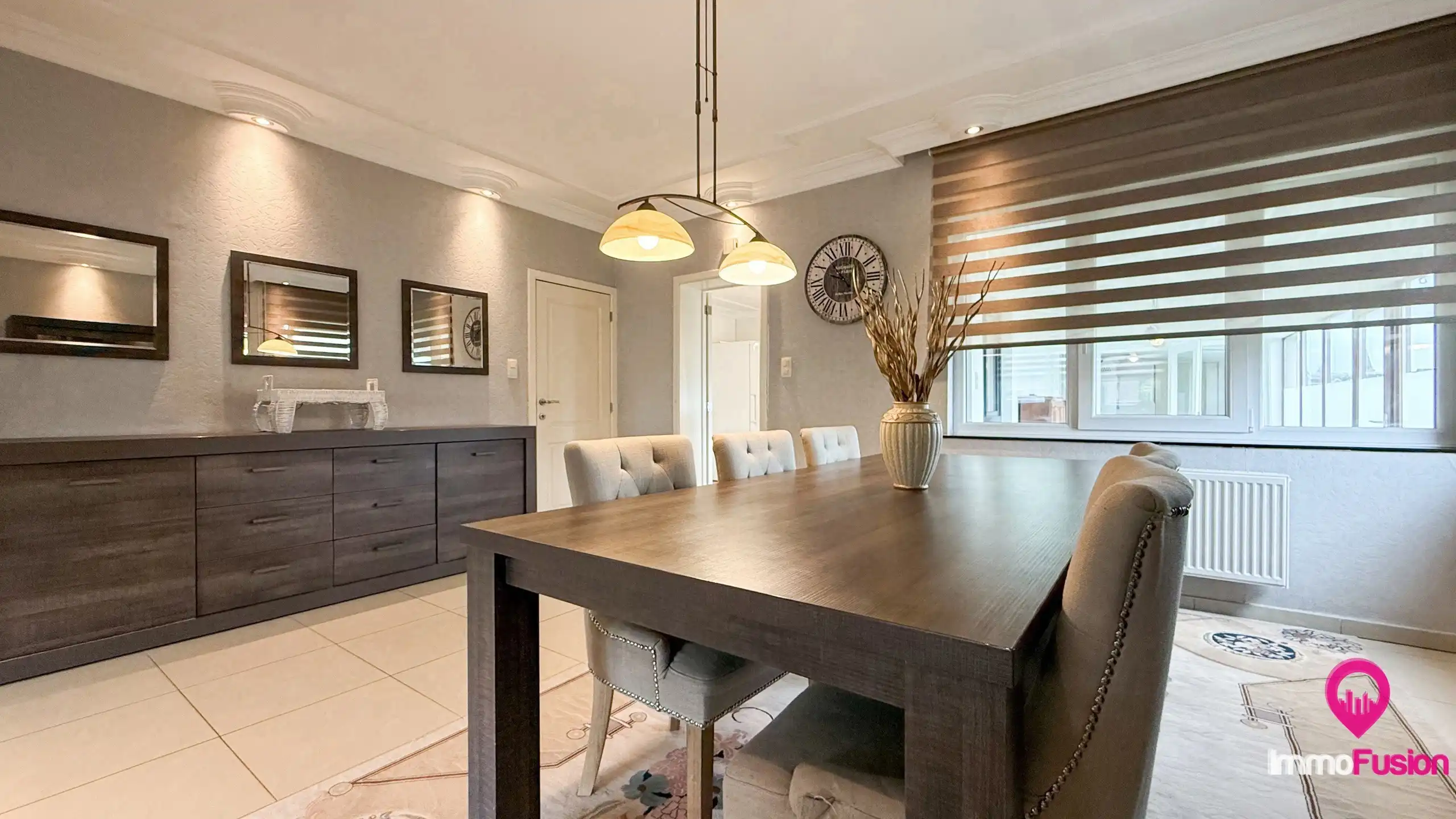 Halfopen woning met tuin en dubbele garage in H-Z! foto 6