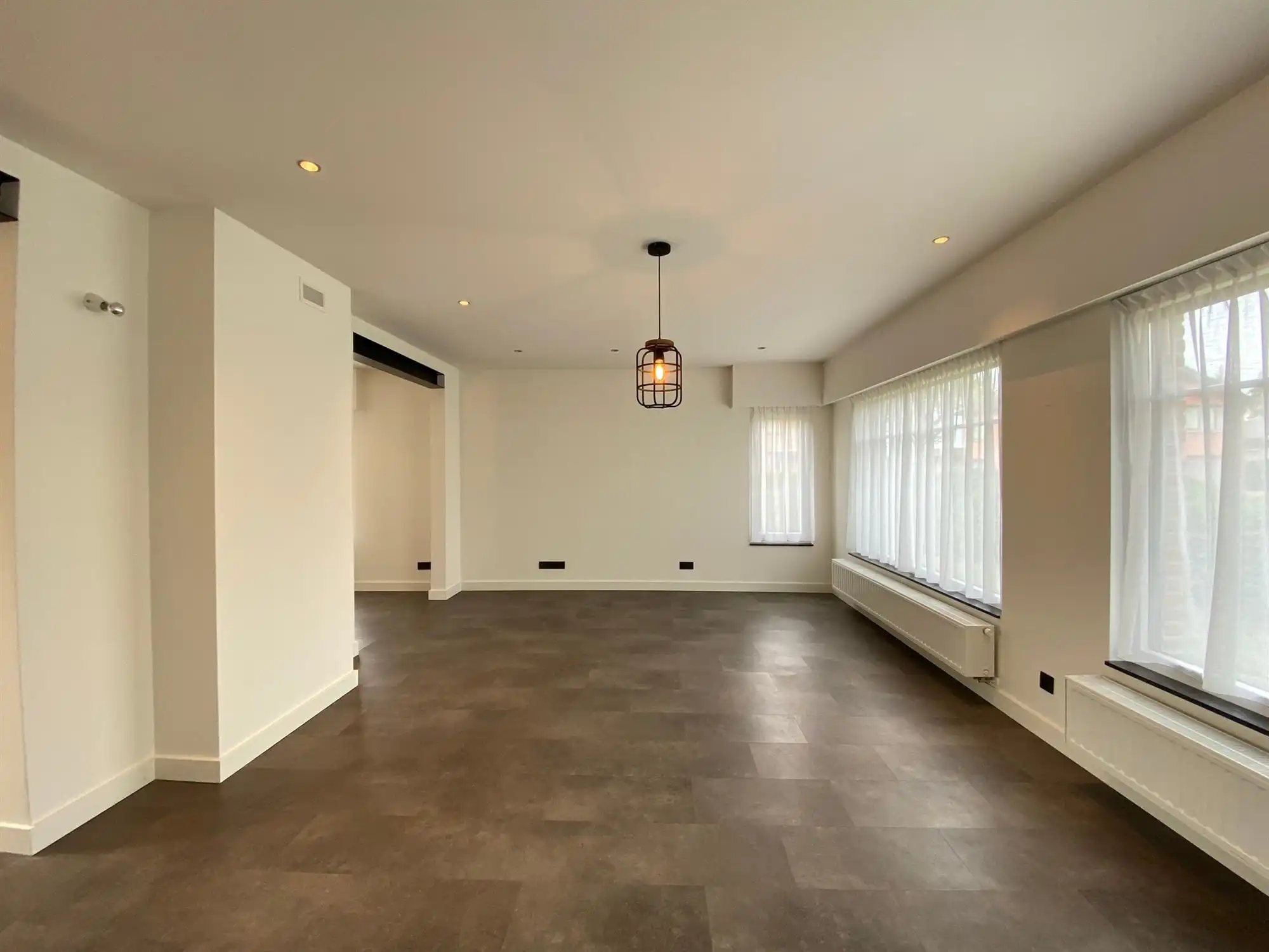 prachtig gerenoveerde woonst met 5 slaapkamers en 2 garages foto 4