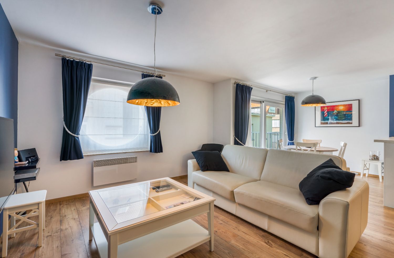 Centraal gelegen appartement met 2 slaapkamers foto {{pictureIndex}}