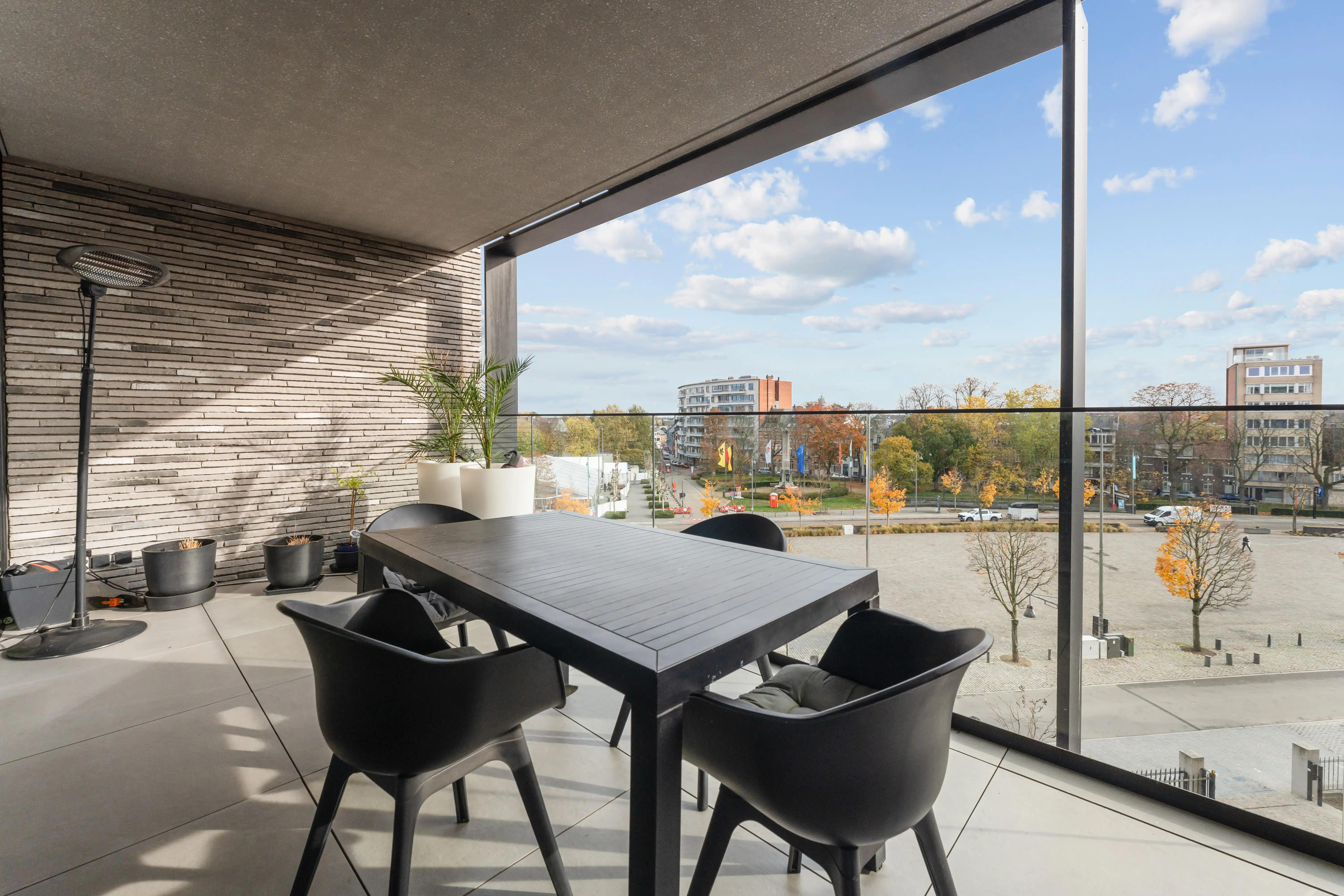 Luxueus afgewerkt appartement (2 terrassen + parking) foto 5