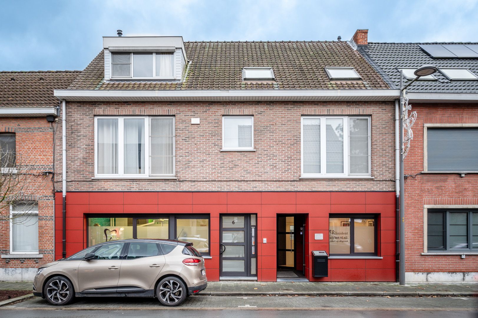 Licht en ruim duplex appartement met 3 slaapkamers in het hart van Kalfort foto {{pictureIndex}}