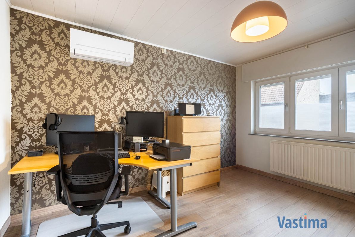 Instapklare woning met 3 slaapkamers, dubbele garage en grote tuin foto 16