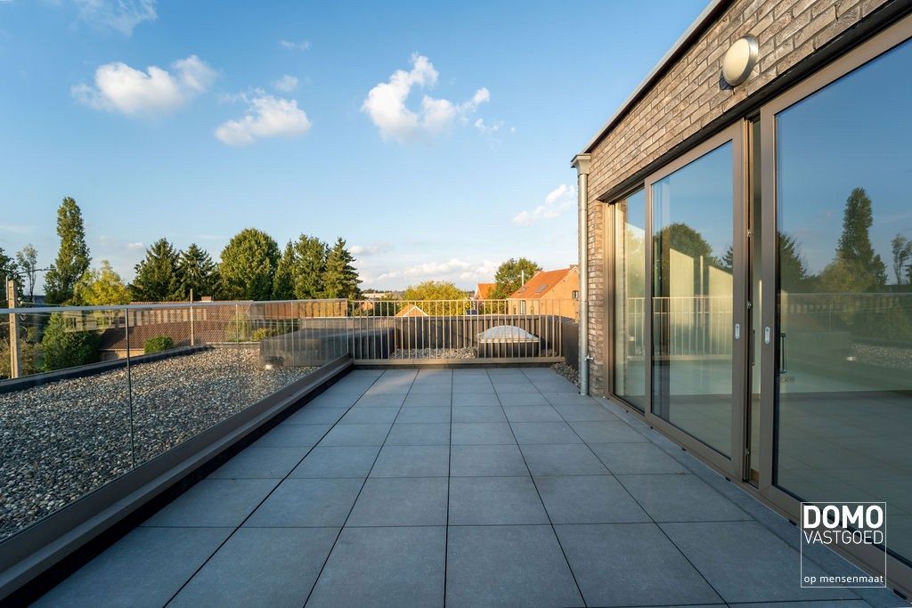 LUXE PENTHOUSE APPARTEMENT MET 2 TERASSEN, LIFT EN ONDERGRONDSE AUTOSTANDPLAATS IN HASSELT. foto 8