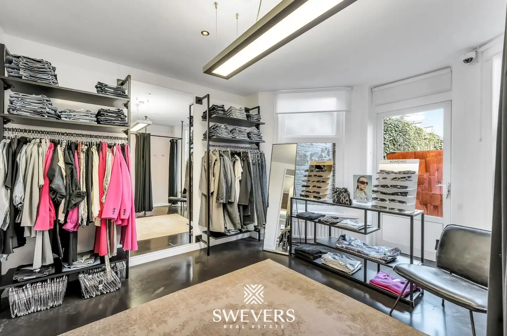 Instapklaar handelspand met ruime opslag en uitstekende visibiliteit in centrum Beringen foto 13